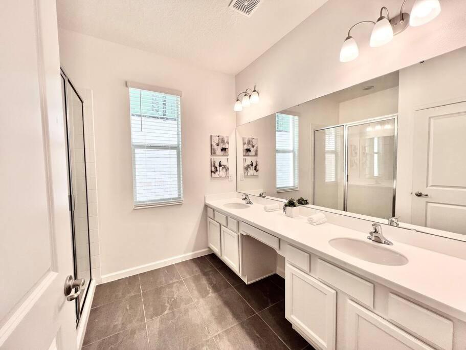 Luxurious 8 Bedroom In Bella Vida With Private Pool And *