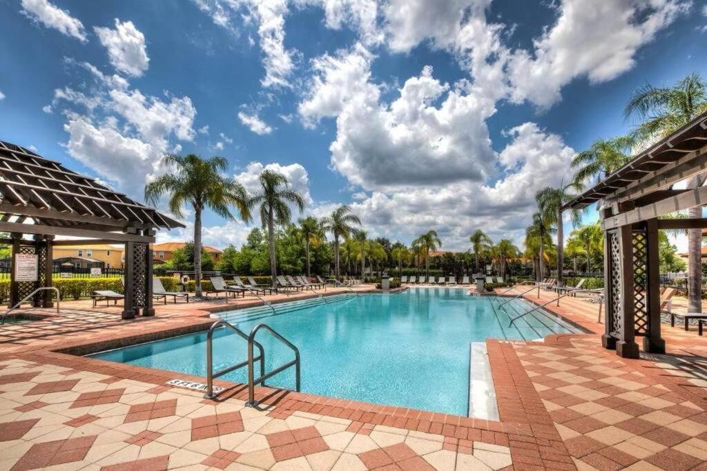 Luxurious 8 Bedroom In Bella Vida With Private Pool And Casa de férias